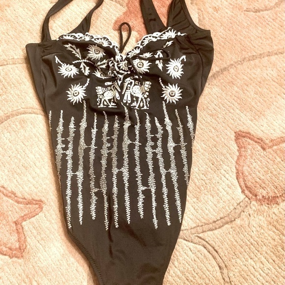 Gottex Embroidered Swimsuit,Unique Design, 6 - Picture 4 of 9